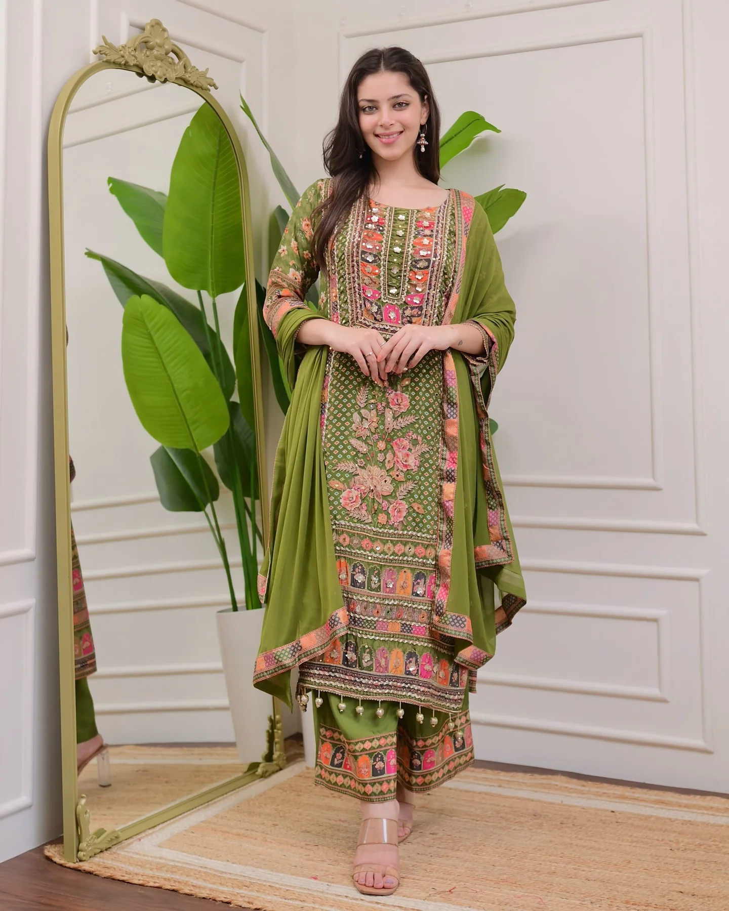 Heerava Heavy Fancy Pair with Dupatta Set – A Perfect Blend of Tradition & Modern Elegance