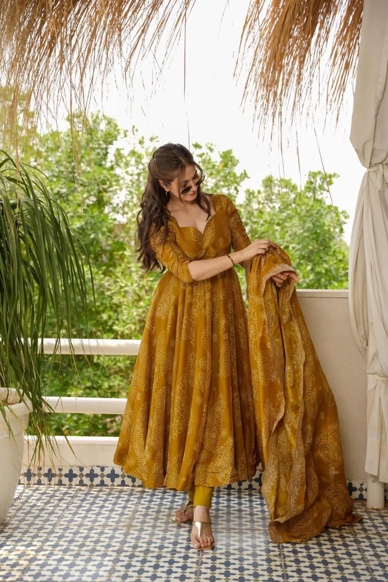 BEHETREE HEAVY FENCY ANARKALI PAIR WITH DUPATTA SET