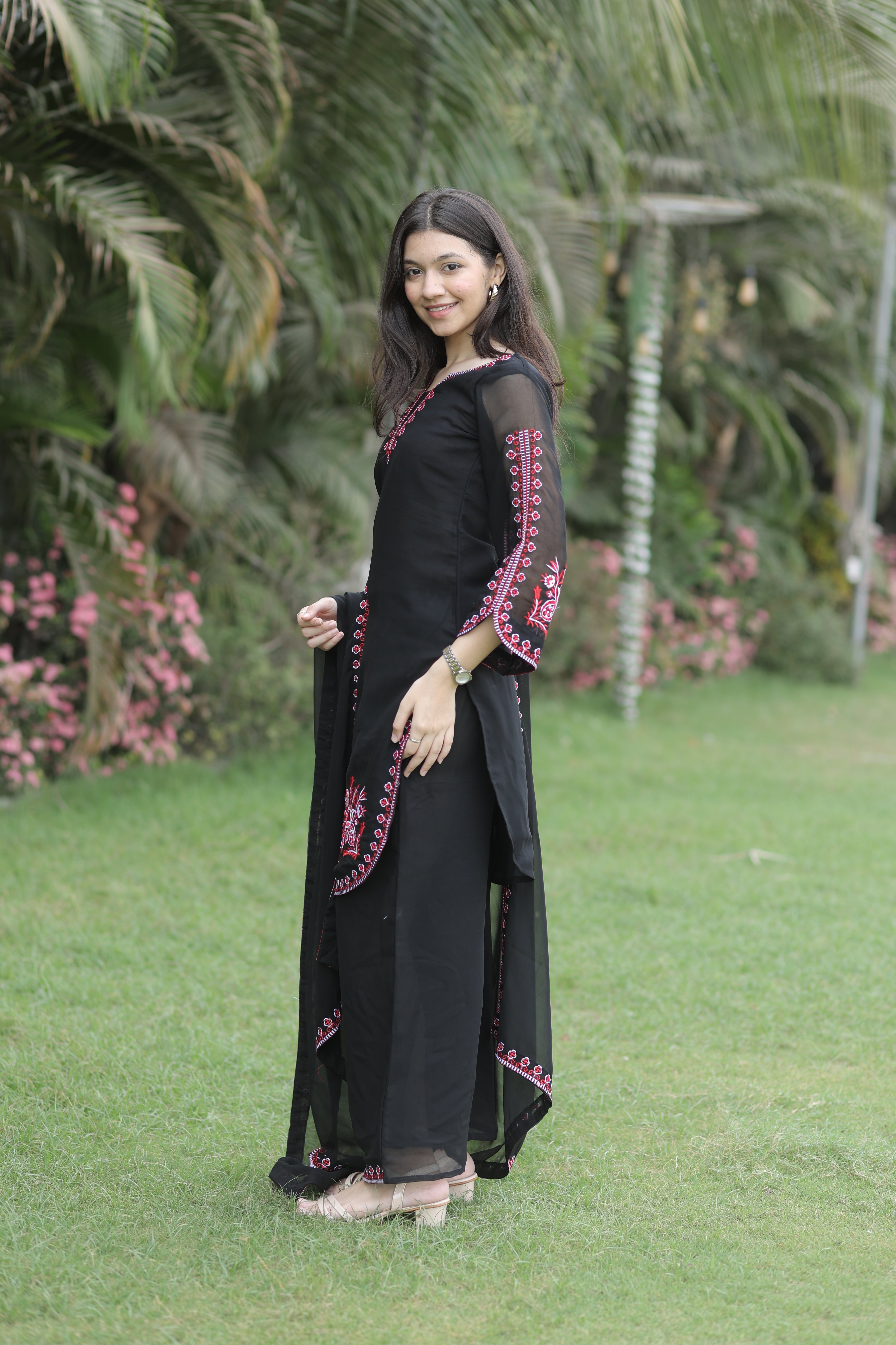 SUHANA-Women's Embroidered Georgette 3-Piece Suit Set