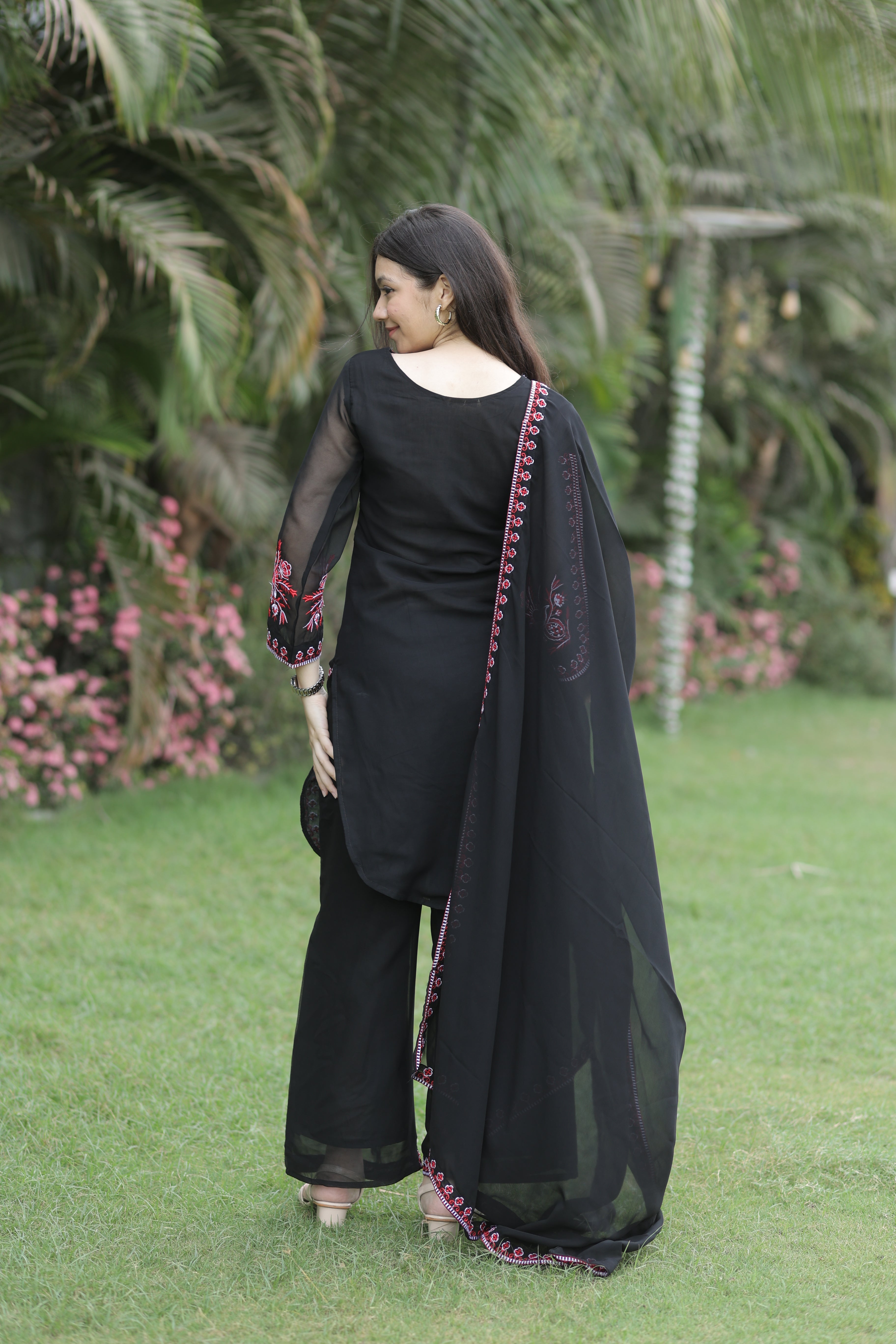 SUHANA-Women's Embroidered Georgette 3-Piece Suit Set