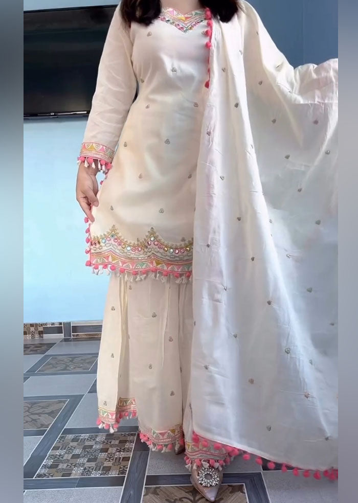 LOOKY- EMBROIDERY HEAVY FENCY PAIR WITH DUPATTA SET