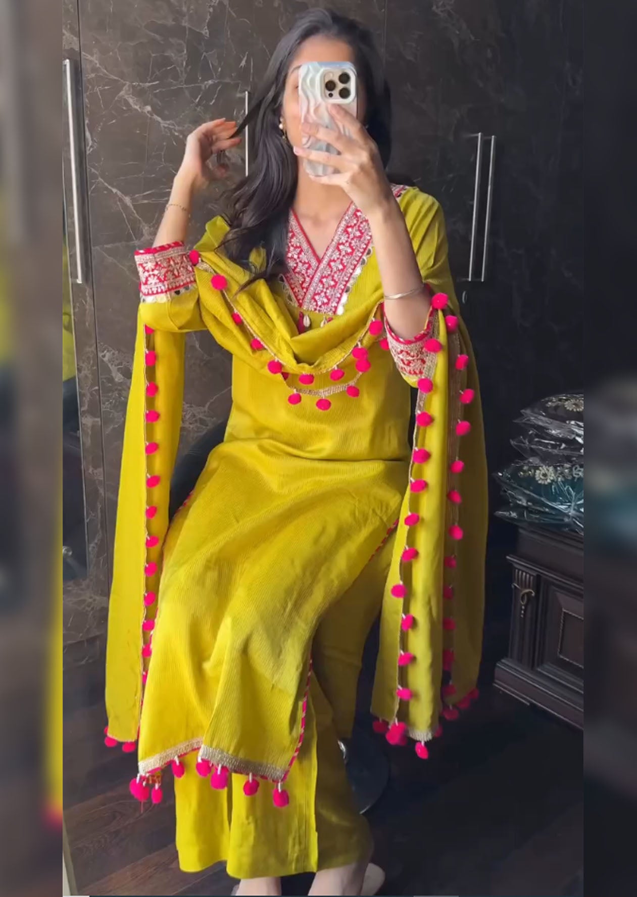VRATIKA Kurti Set With Dupatta