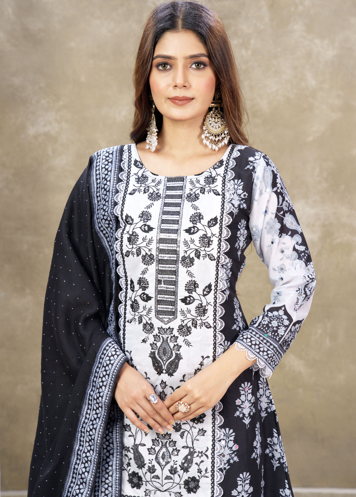 PLEVARI-2 HEAVY FENCY PAIR WITH DUPATTA SET