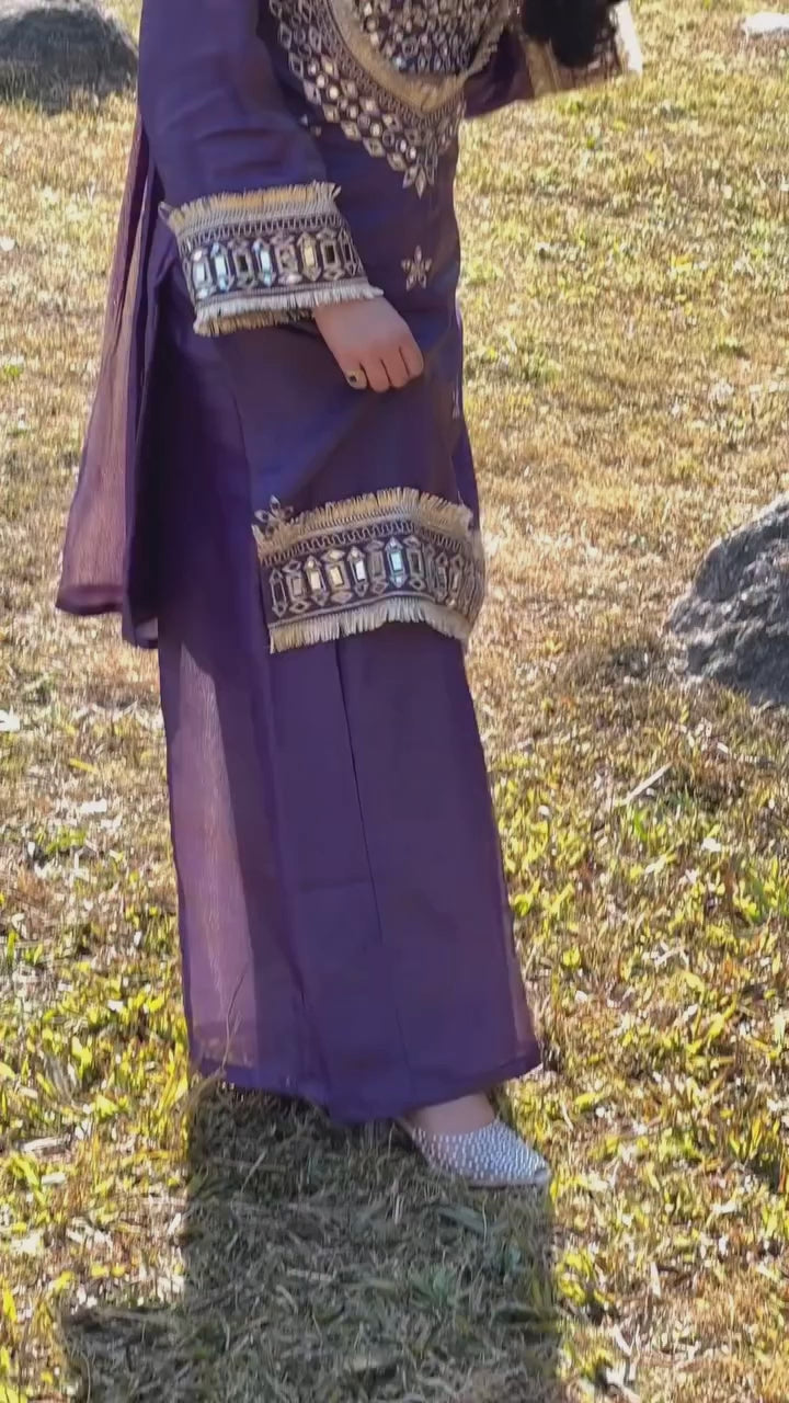 Zeenat-Premium Pakistani Suit Set