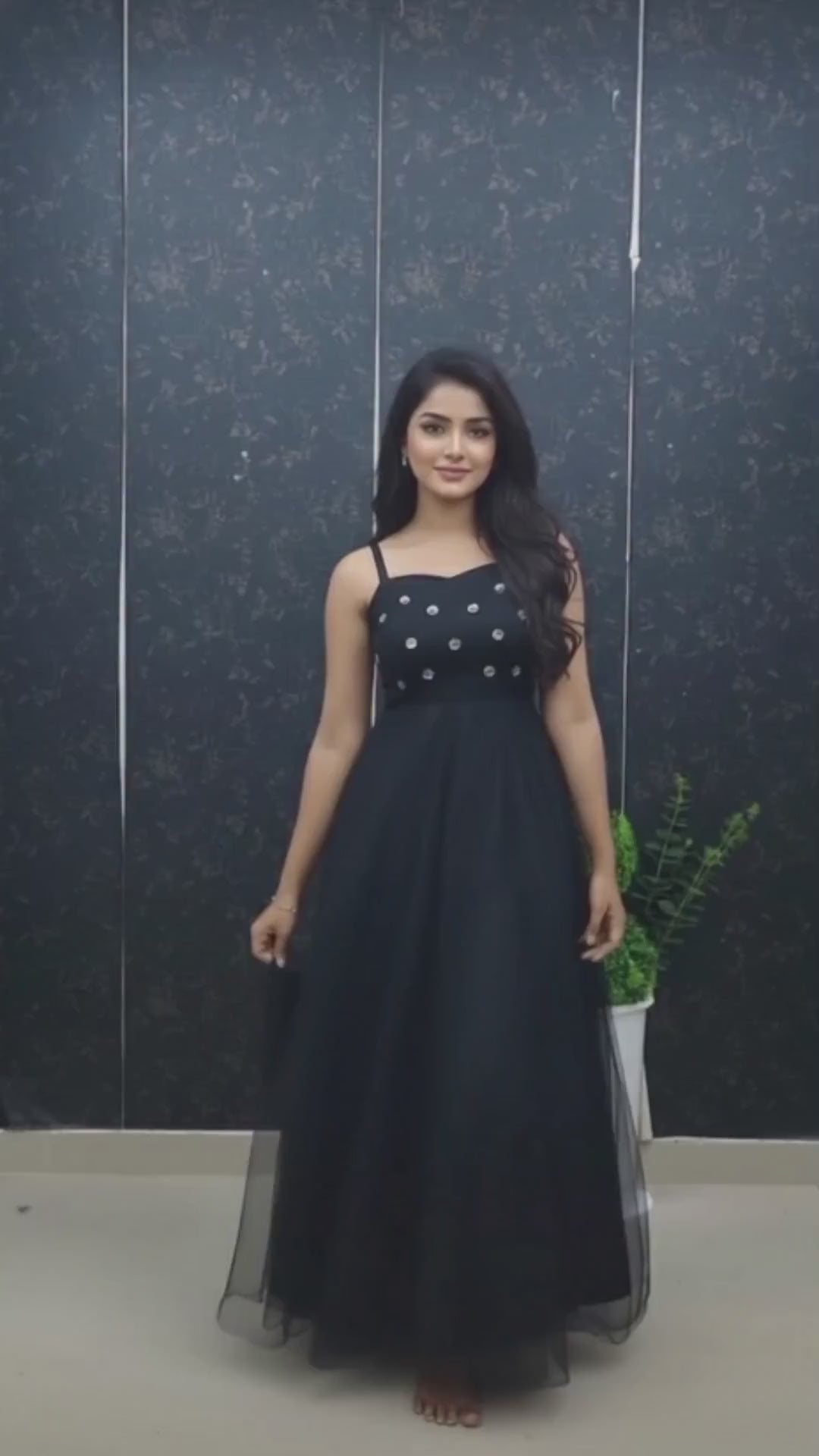 Feni-Elegant long gown with detachable kotti (jacket-style layer)